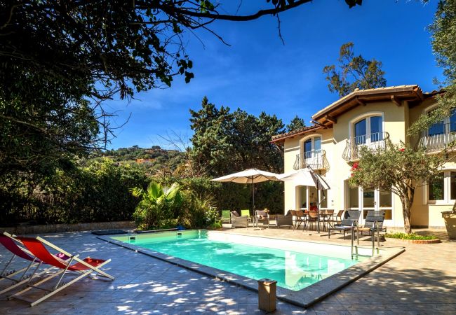 villas de vacances avec piscine a louer en Sardaigne