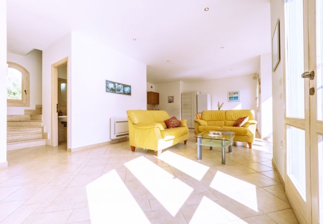 Villa à Maracalagonis - Holiday villa with pool in Torre delle Stelle Villa à Maracalagonis - Holiday villa with pool in Torre delle Stelle