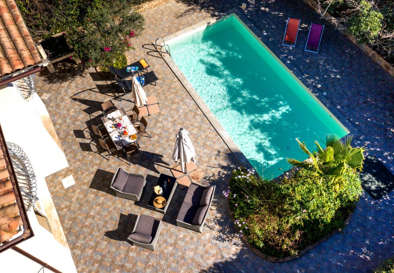  Villas avec piscine à louer en Sardaigne