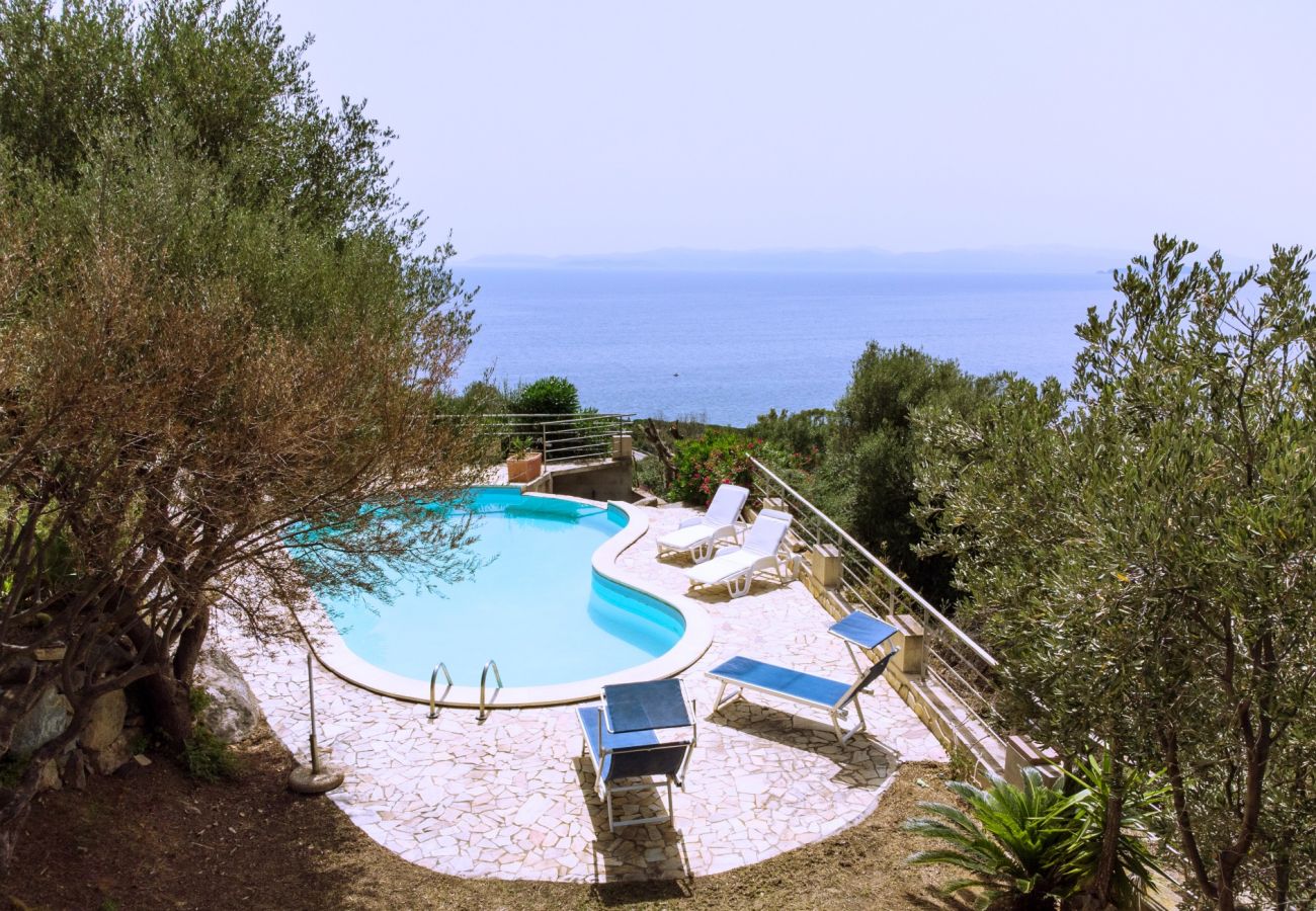 Villa à Quartu Sant´Elena - Holiday home with pool to rent in South Sardinia