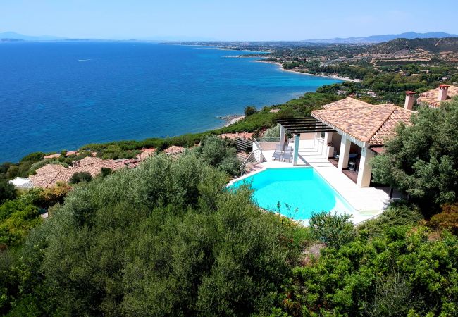 Villa a Quartu Sant´Elena - Villa to rent with pool and sea views in Sardinia Villa a Quartu Sant´Elena - Villa to rent with pool and sea views in Sardinia