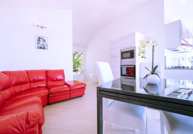 Villa a Quartu Sant´Elena - Villa to rent with pool and sea views in Sardinia Villa a Quartu Sant´Elena - Villa to rent with pool and sea views in Sardinia