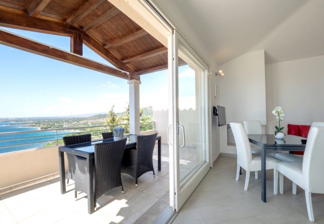 Villa a Quartu Sant´Elena - Villa to rent with pool and sea views in Sardinia Villa a Quartu Sant´Elena - Villa to rent with pool and sea views in Sardinia
