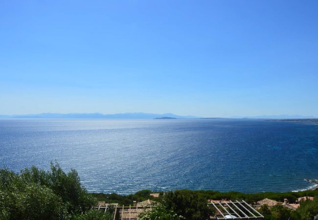 Villa a Quartu Sant´Elena - Villa to rent with pool and sea views in Sardinia