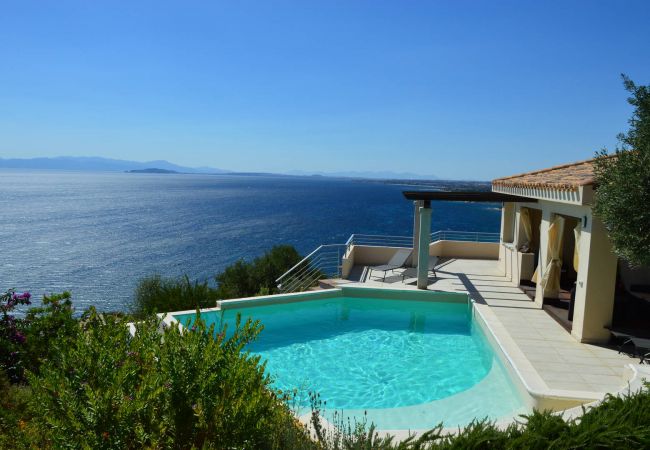 case con piscina in Sardegna