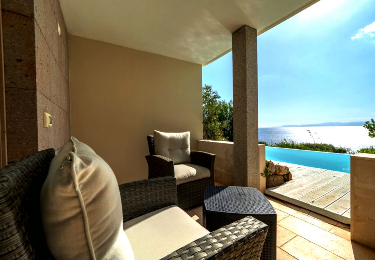 Villa in Quartu Sant´Elena - Holiday rental with pool and sea views in Sardinia