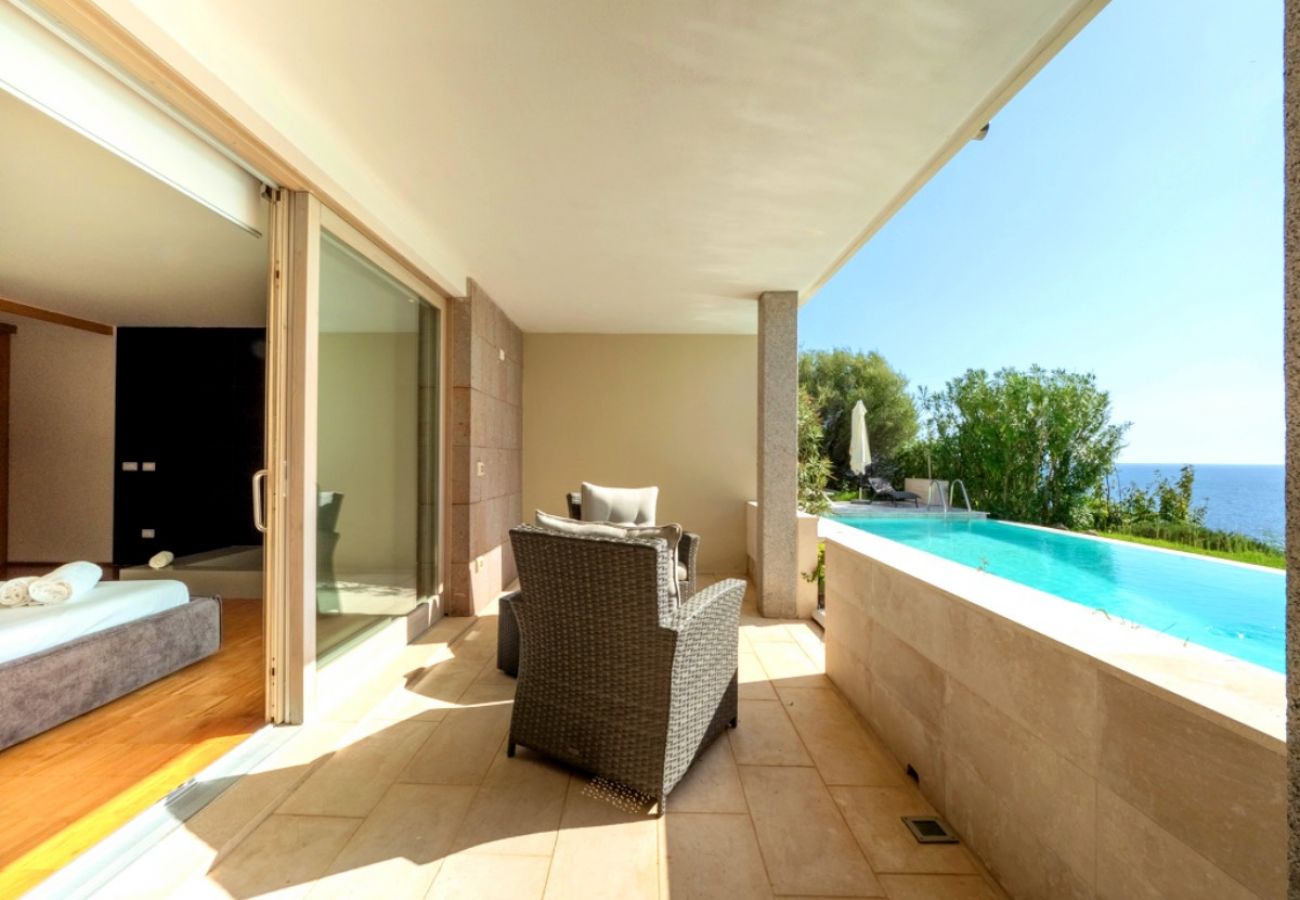 Villa in Quartu Sant´Elena - Holiday rental with pool and sea views in Sardinia