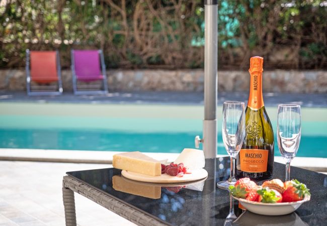 Villa in Maracalagonis - Holiday villa with pool in Torre delle Stelle Villa in Maracalagonis - Holiday villa with pool in Torre delle Stelle